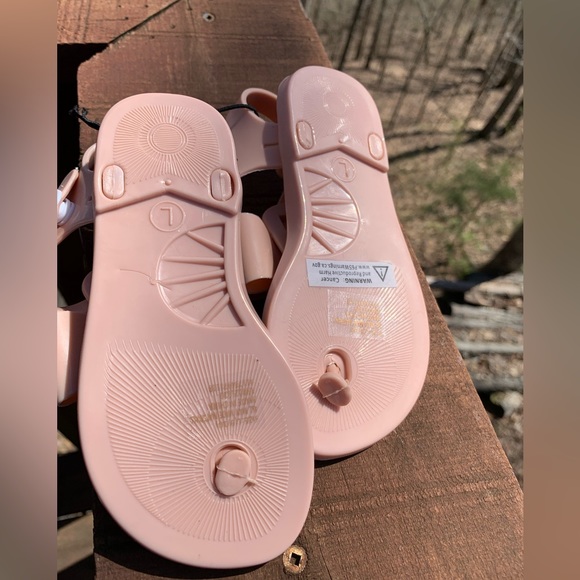 ✨HP✨Bebe Sandals - Picture 5 of 7